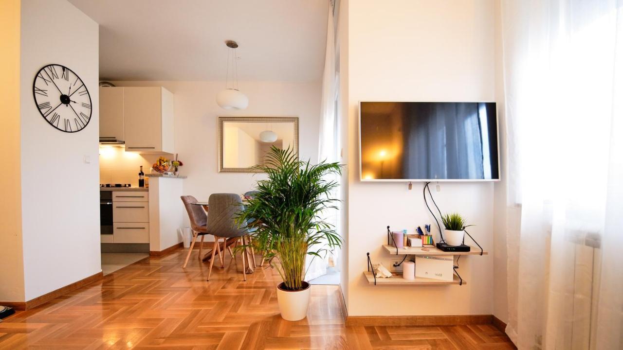 Lovely Apartment Mira Near Airport Zagreb Velika Gorica Exteriör bild