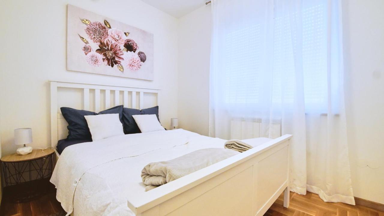 Lovely Apartment Mira Near Airport Zagreb Velika Gorica Exteriör bild